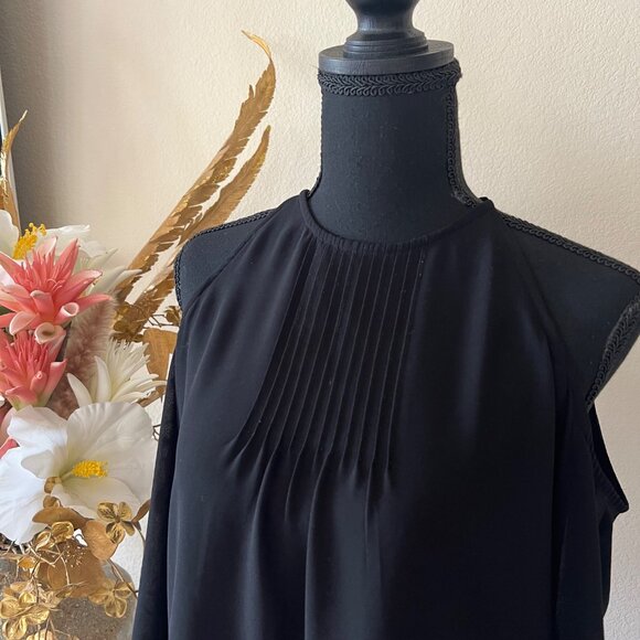 Michael Kors Flowy Cold Shoulder Pleated Long Sleeve Halter Top NWOT M - Picture 4 of 15